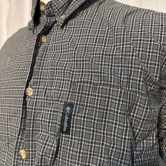 EUC Men’s Columbia Long Sleeve Button Down. Blue/grey Size Large. Chest Pocket - Picture 2 of 6